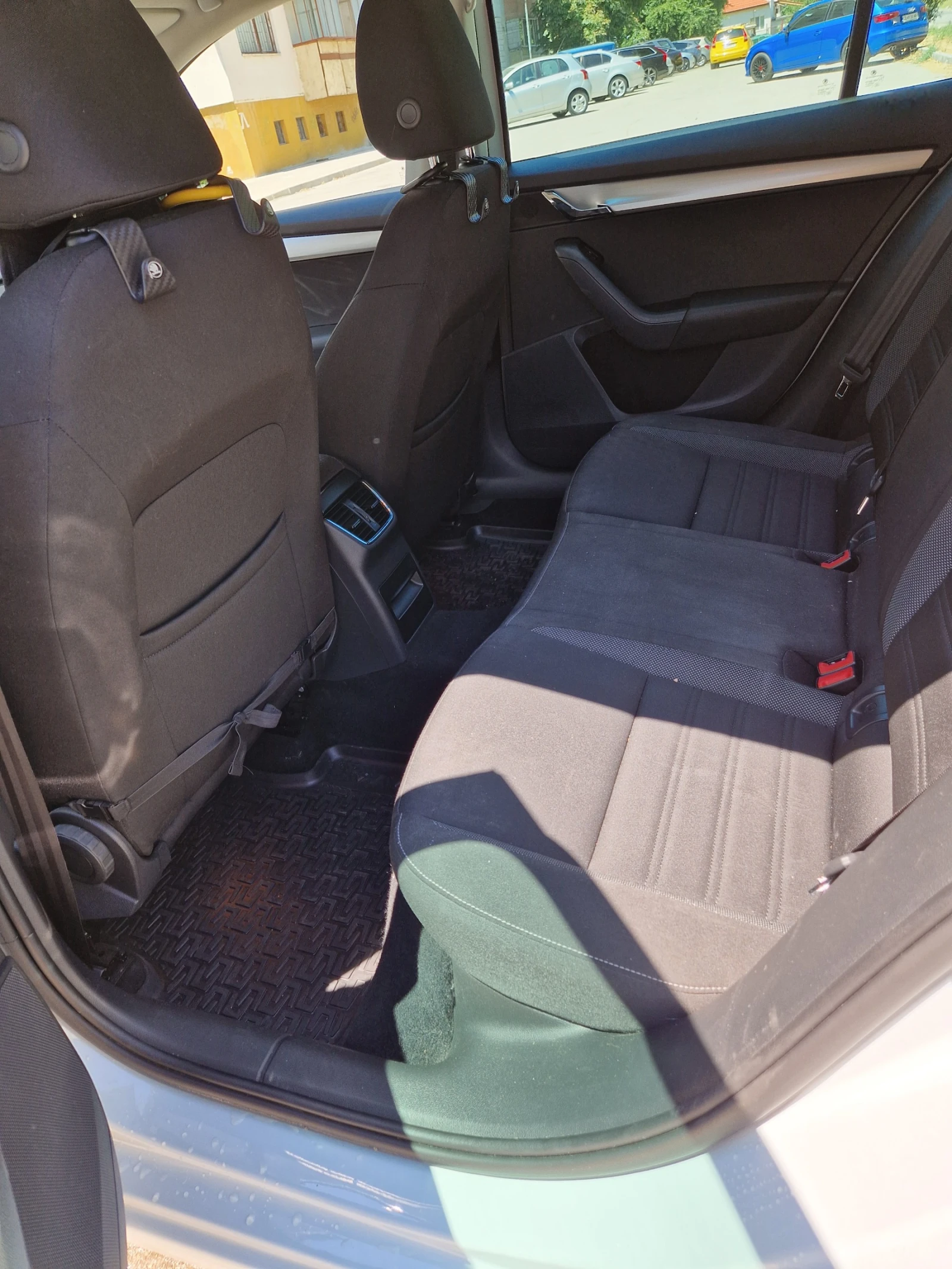 Skoda Octavia 1.6 TDI | Mobile.bg — изображение 11