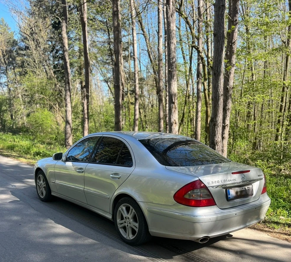 Mercedes-Benz E 320, снимка 6 - Автомобили и джипове - 52965301