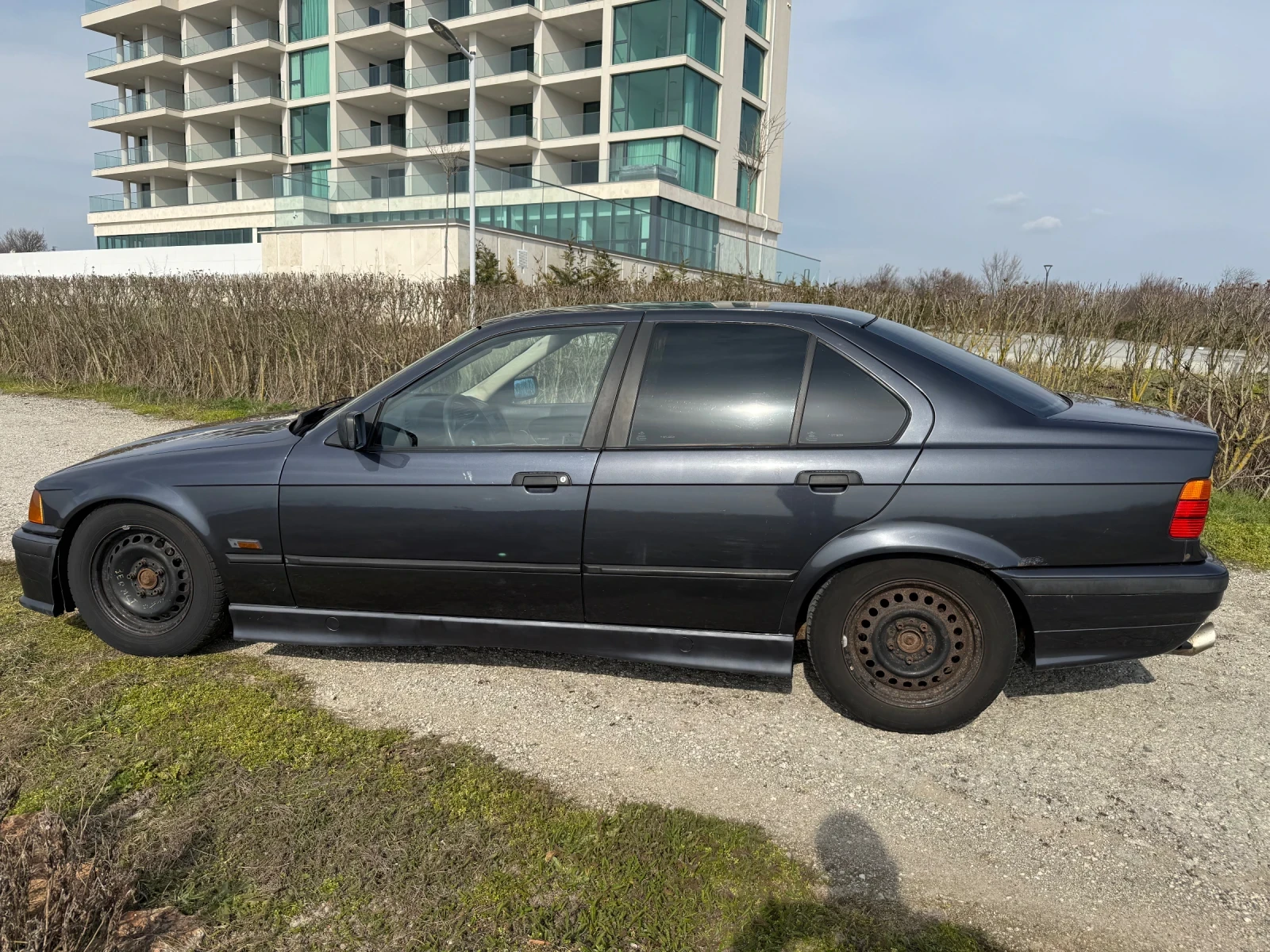 BMW 320  - изображение 8