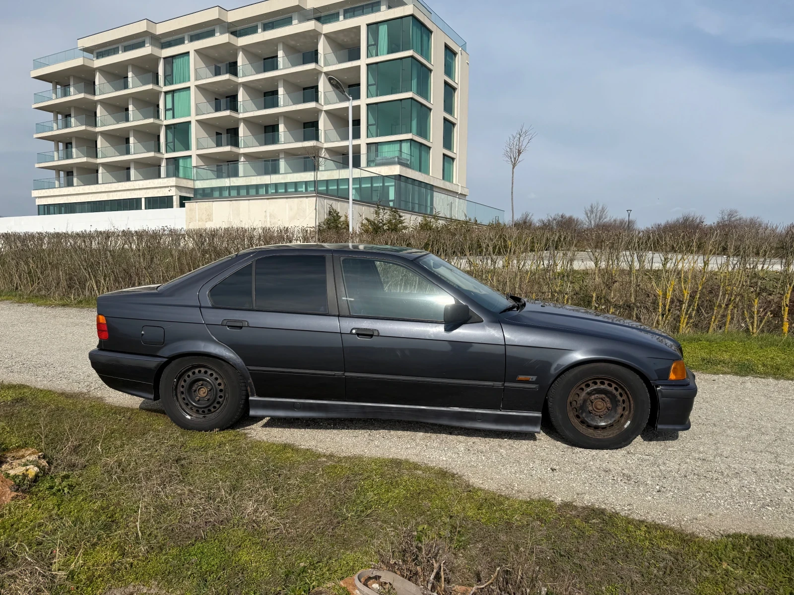 BMW 320  - изображение 4