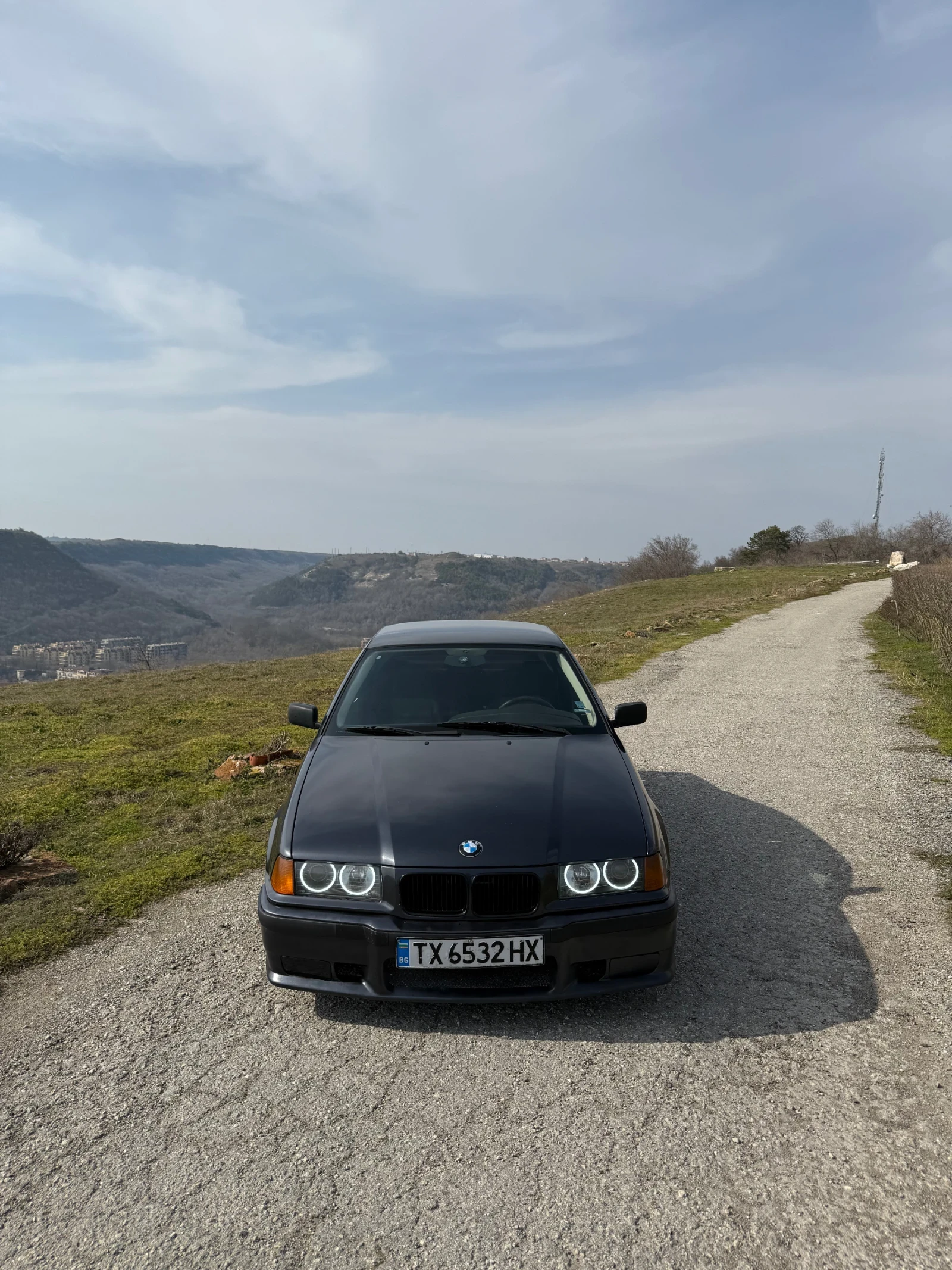 BMW 320  - изображение 2