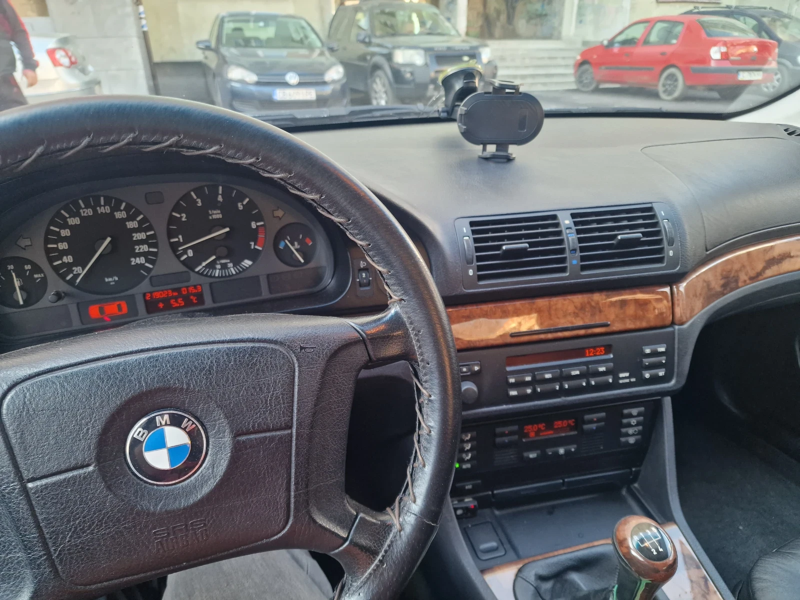 BMW 520  - изображение 8