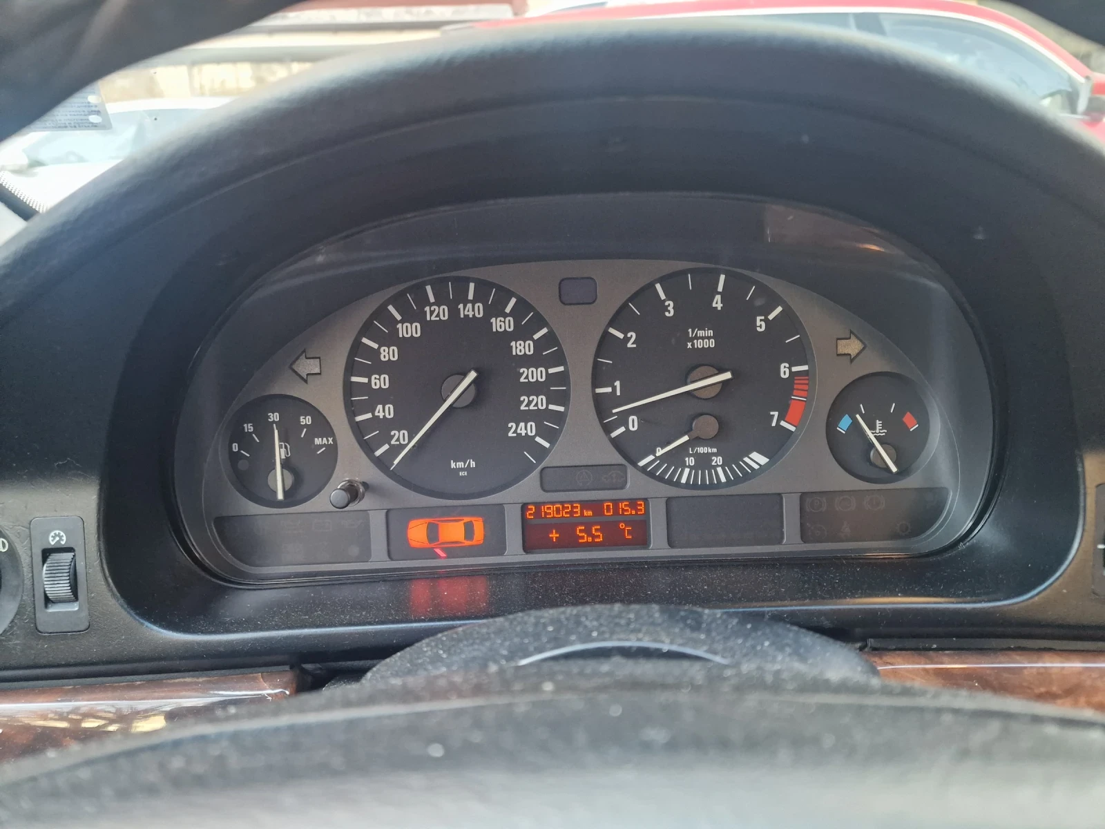 BMW 520  - изображение 7