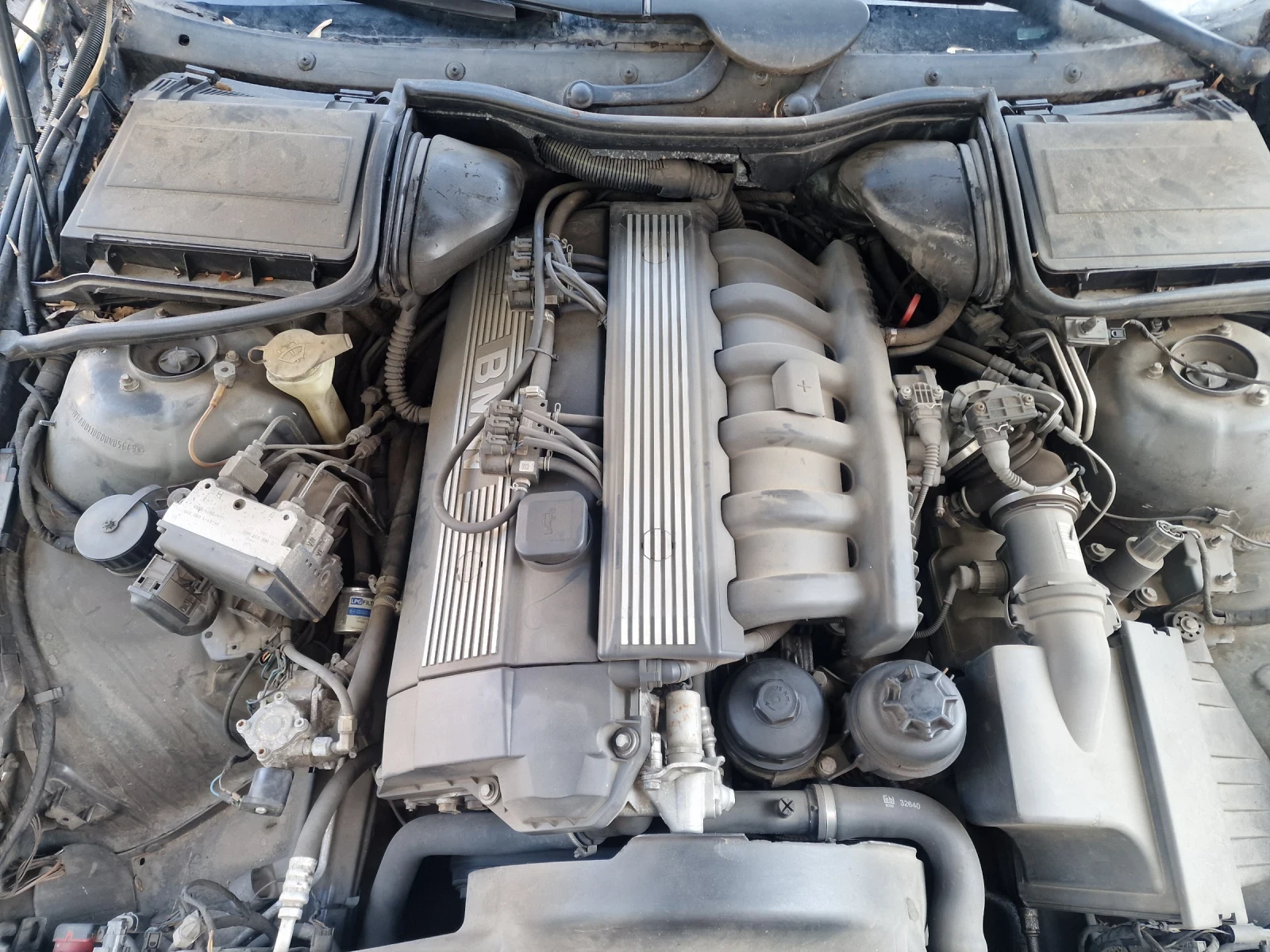 BMW 520, снимка 17 - Автомобили и джипове - 53744074