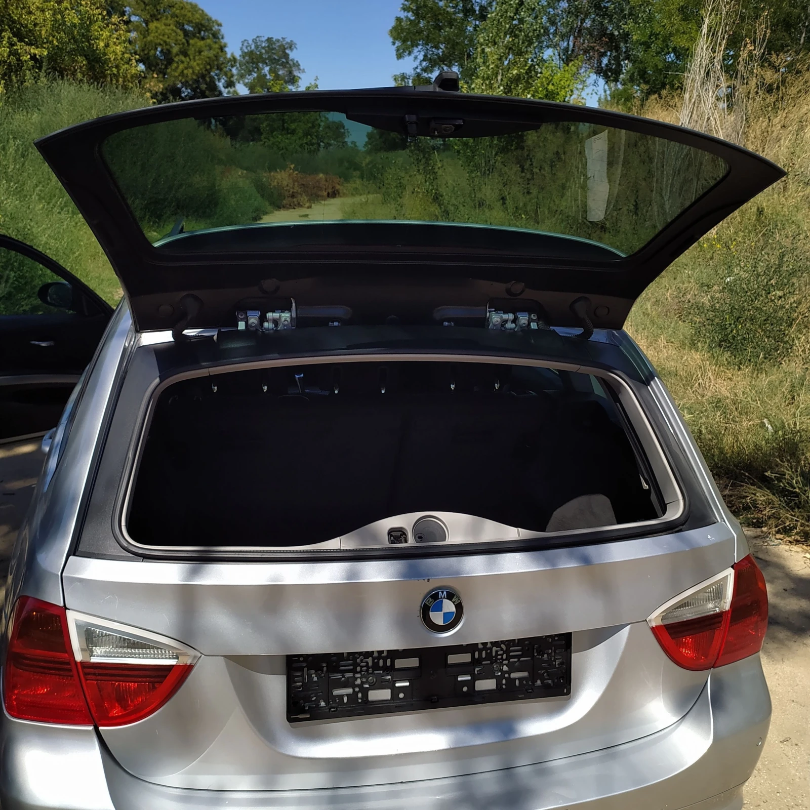 BMW 318 E91/M47, снимка 6 - Автомобили и джипове - 54197091