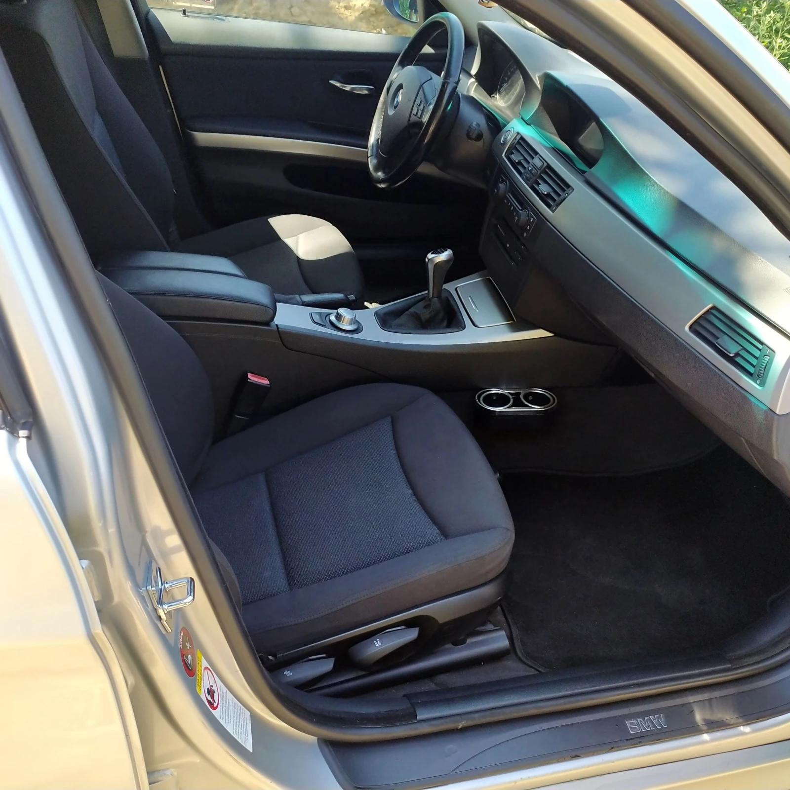 BMW 318 E91/M47, снимка 12 - Автомобили и джипове - 54197091