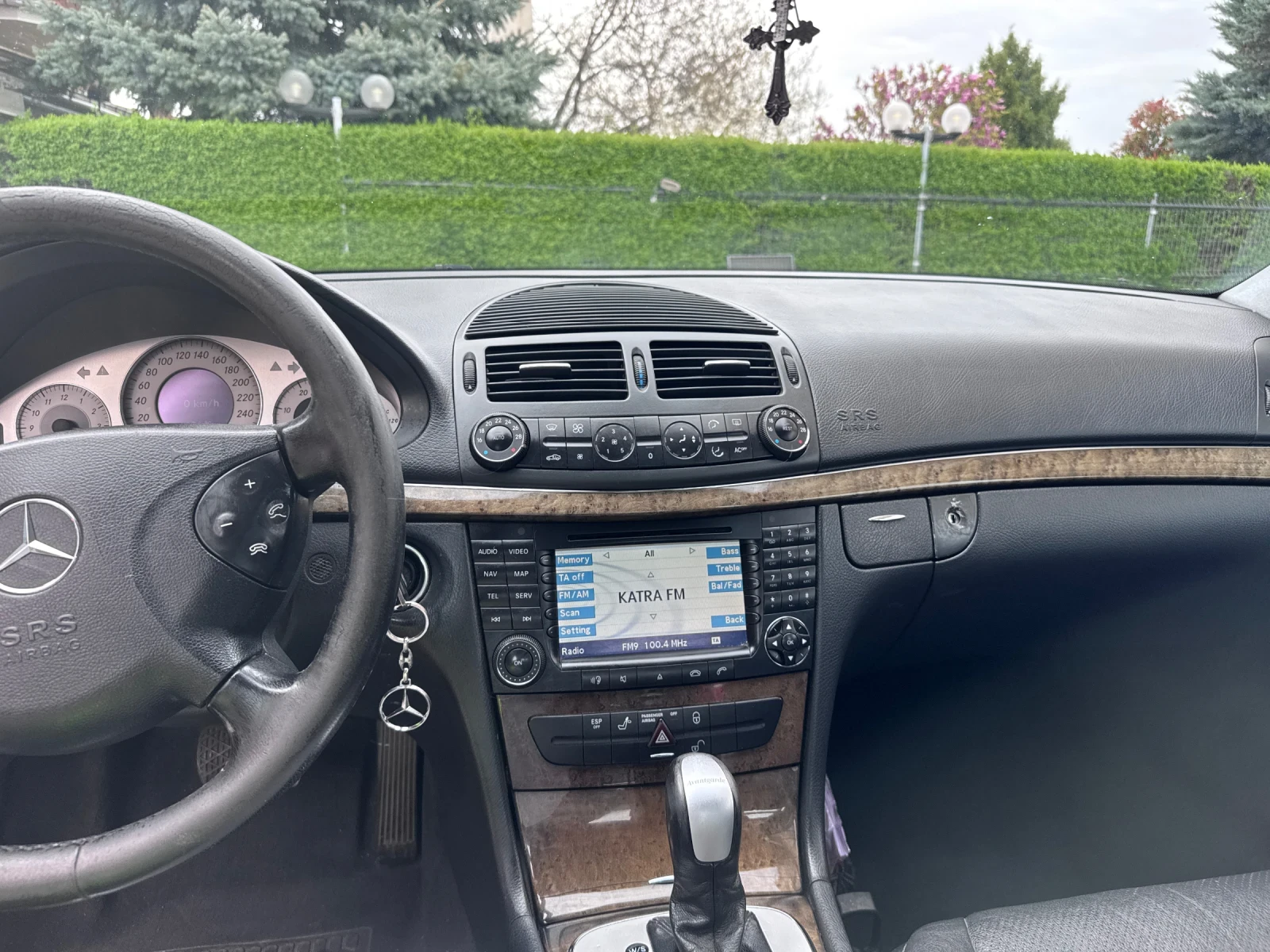 Mercedes-Benz E 270, снимка 3 - Автомобили и джипове - 54206698