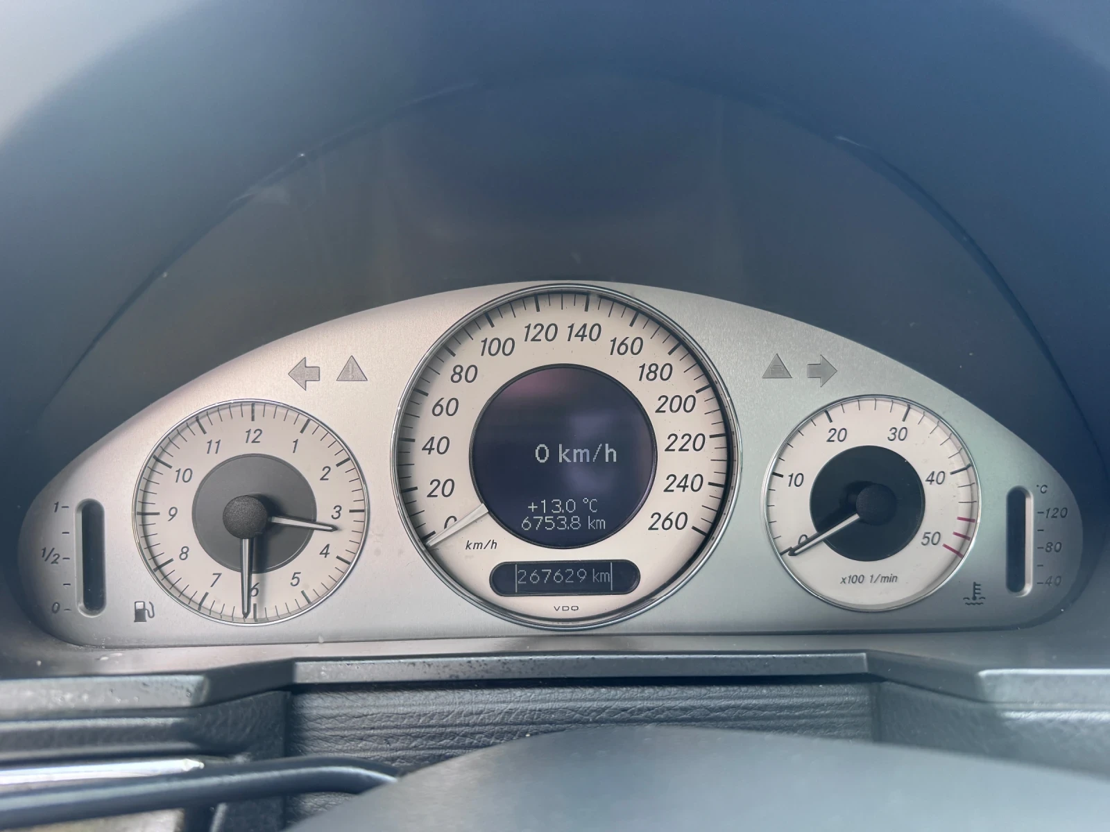 Mercedes-Benz E 270, снимка 4 - Автомобили и джипове - 54206698