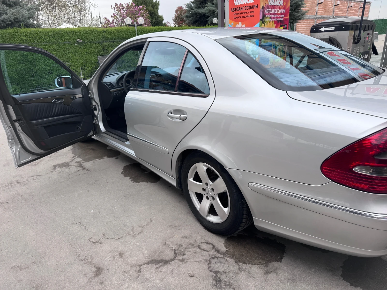 Mercedes-Benz E 270, снимка 5 - Автомобили и джипове - 54206698