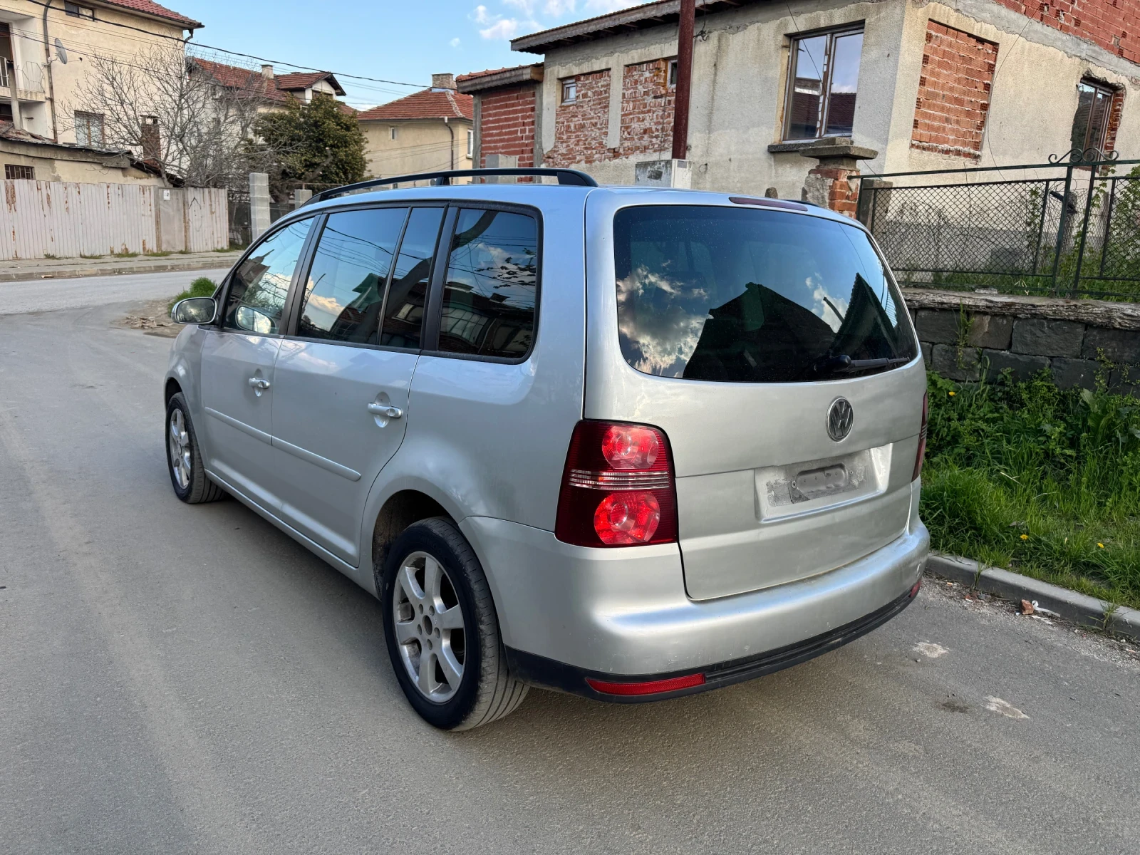 VW Touran 1.9 tdi 6+ 1, снимка 4 - Автомобили и джипове - 54284075