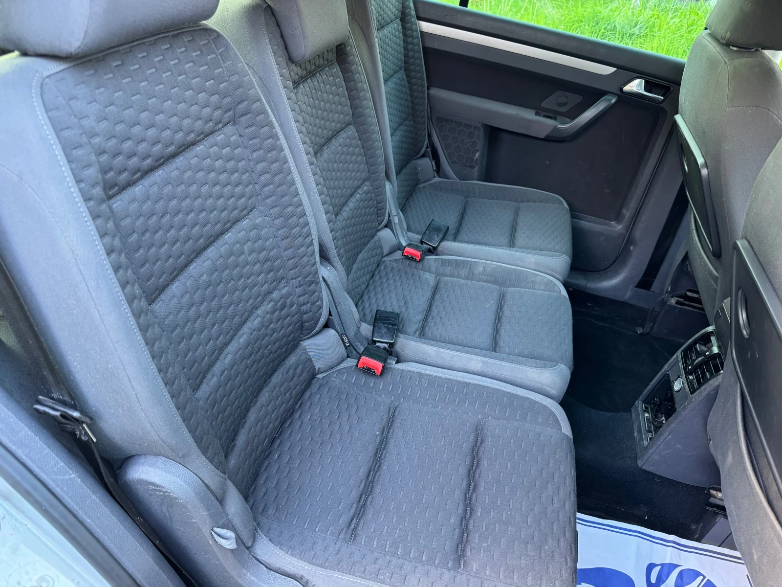 VW Touran 1.9 tdi 6+ 1, снимка 9 - Автомобили и джипове - 54284075