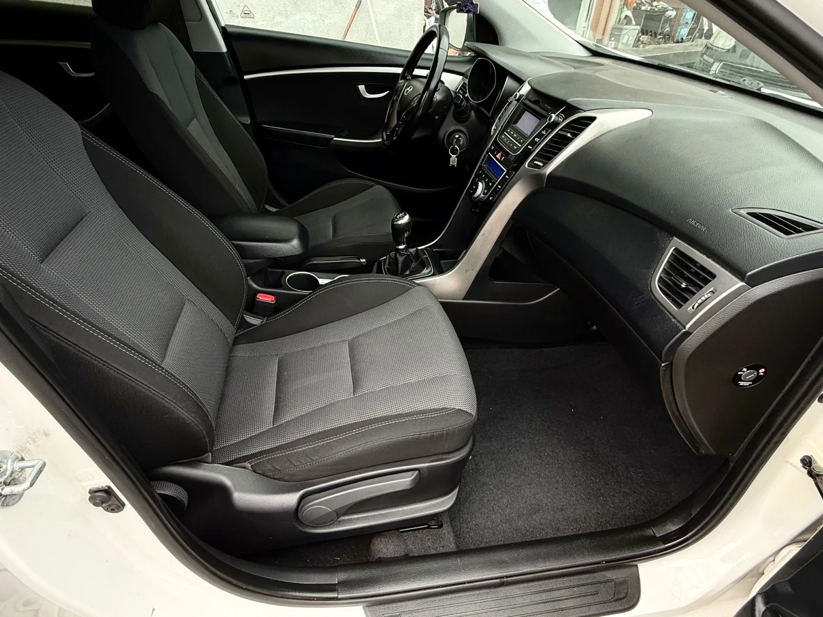 Hyundai I30 1.6CRDI-��������-COMFORT-������-LED ������� | Mobile.bg � ����������� 12