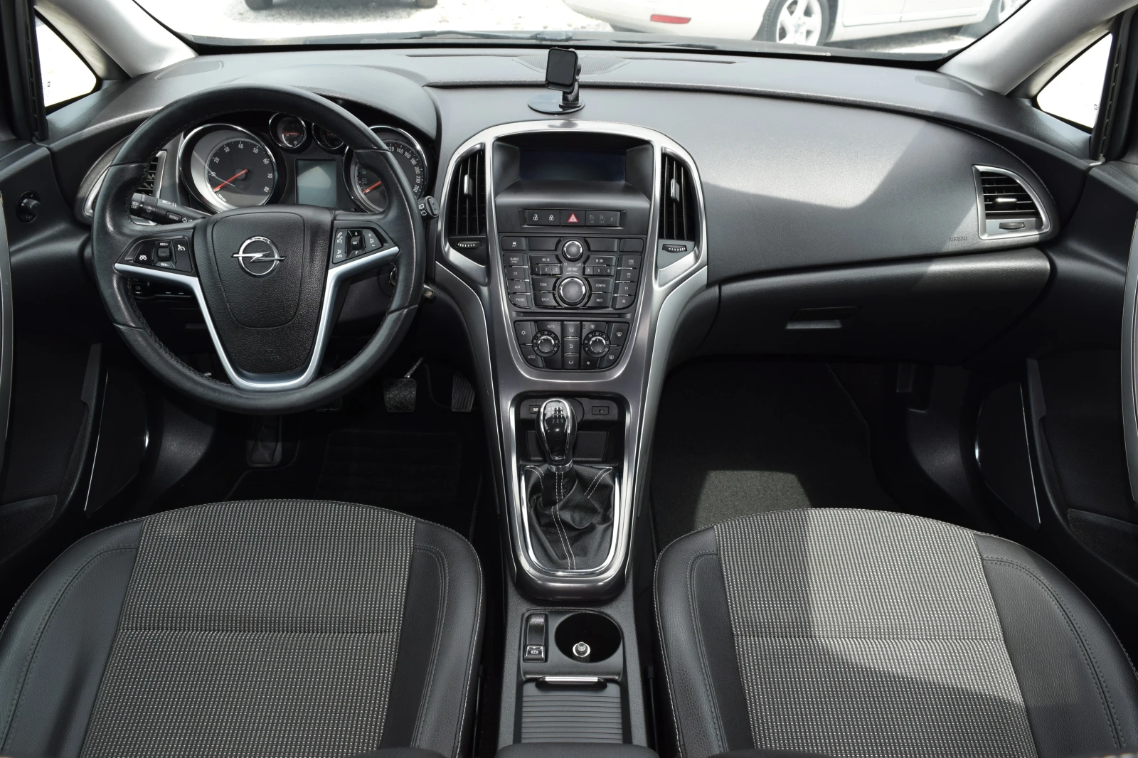 Opel Astra 1.4T* 140kc* BRC-газ* Euro5* COSMO, снимка 12 - Автомобили и джипове - 54632953