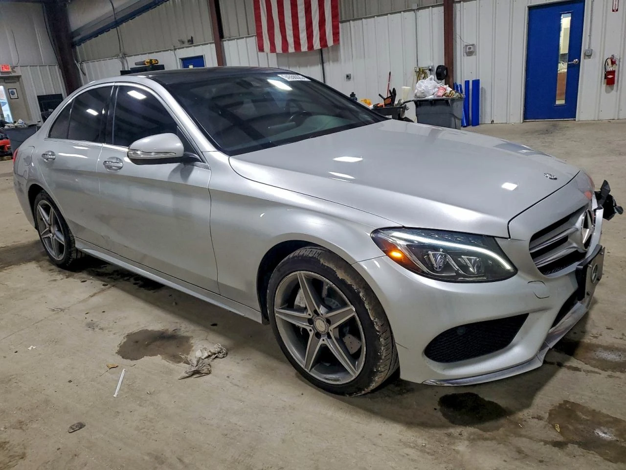Mercedes-Benz C 300 4MATIC AMG Line / ambient / ел. седалки* РЕАЛНИ КМ, снимка 3 - Автомобили и джипове - 54656328