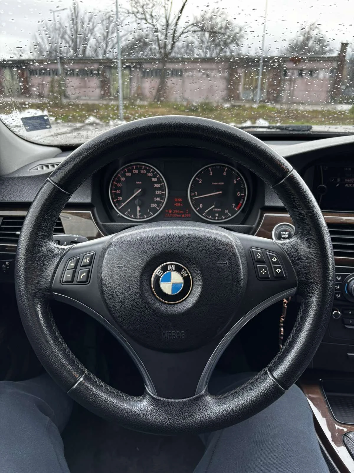 BMW 318 i 2.0i CH, снимка 10 - Автомобили и джипове - 54783253