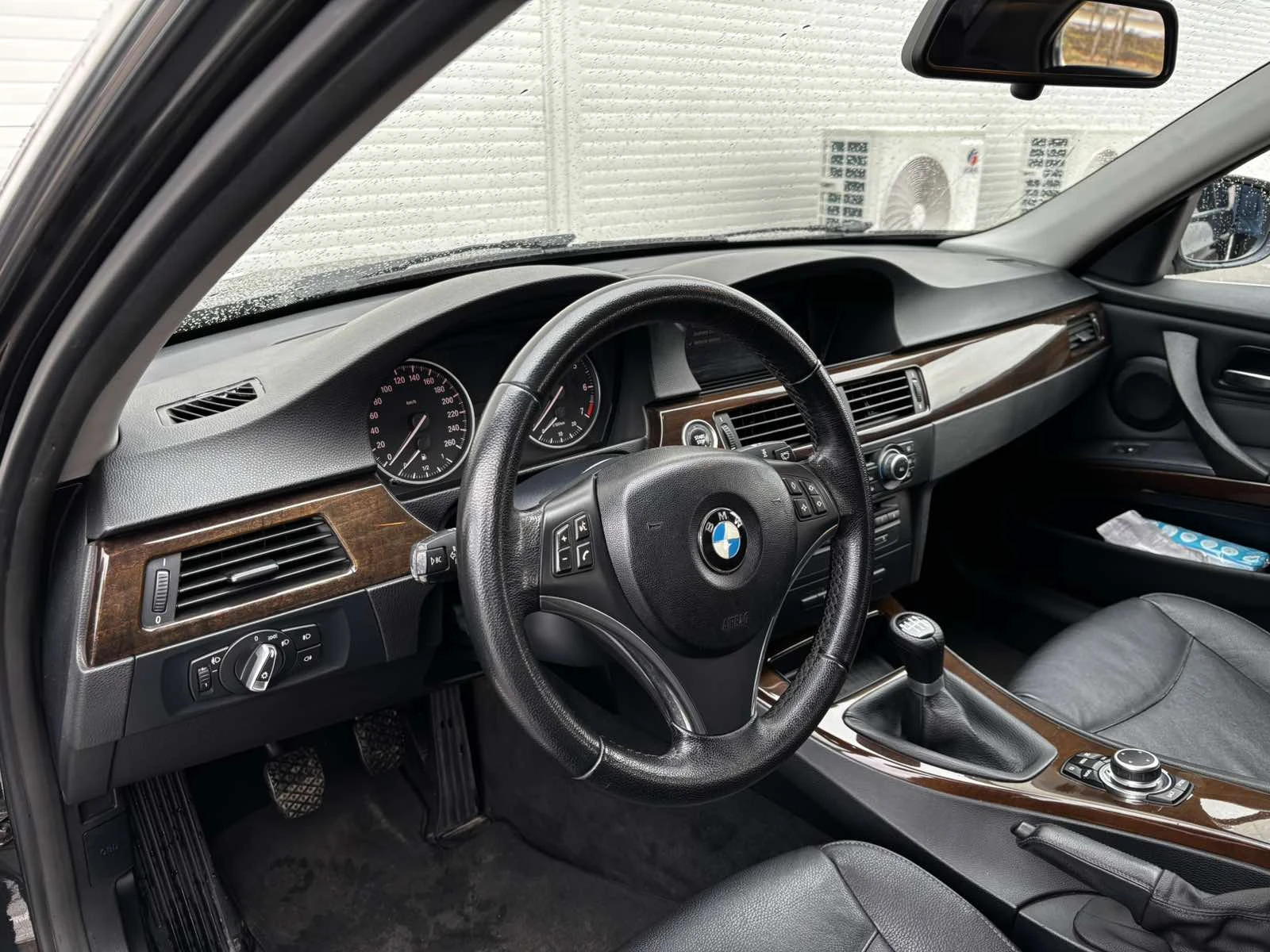 BMW 318 i 2.0i CH, снимка 11 - Автомобили и джипове - 54783253