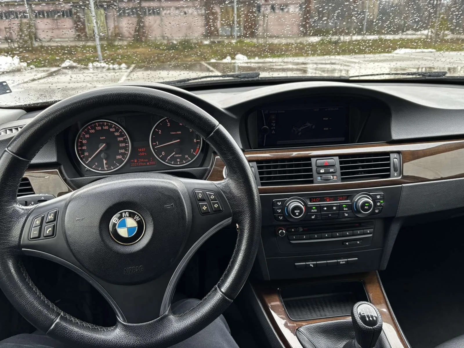 BMW 318 i 2.0i CH, снимка 8 - Автомобили и джипове - 54783253