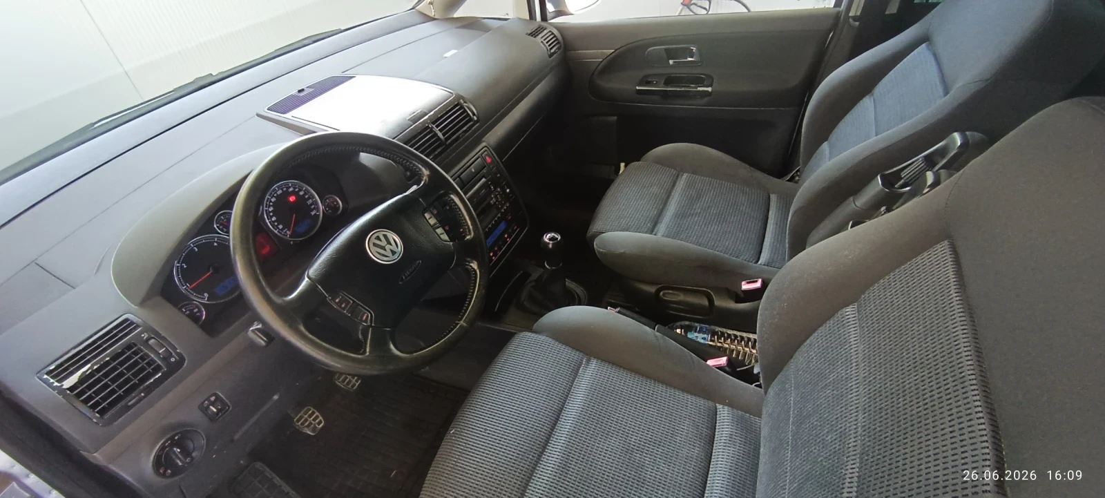 VW Sharan 1.9 TDI 130 ks, снимка 8 - Автомобили и джипове - 55061807