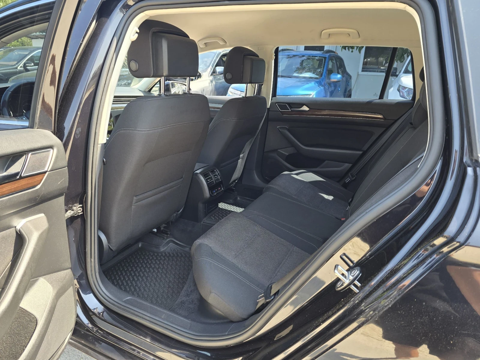 VW Passat 2.0TDI 150к.с Business DSG, снимка 11 - Автомобили и джипове - 55433608