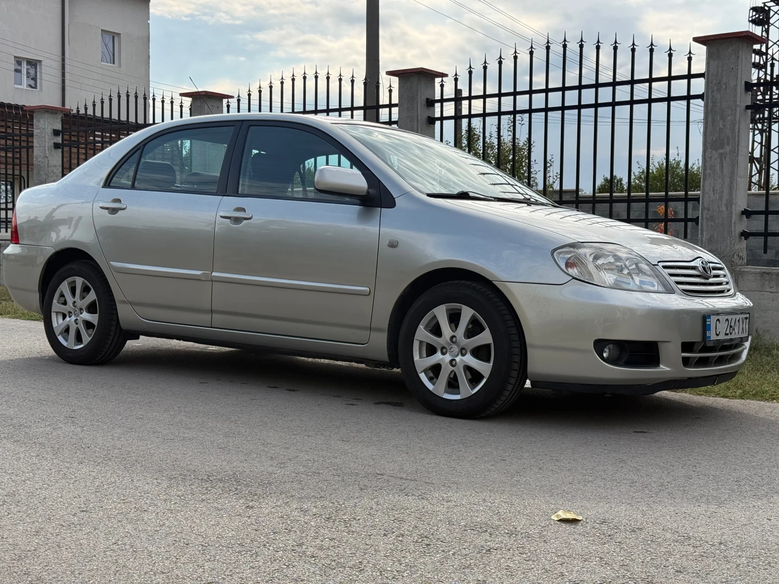 Toyota Corolla 1.6 VVT-i, снимка 6 - Автомобили и джипове - 56075704