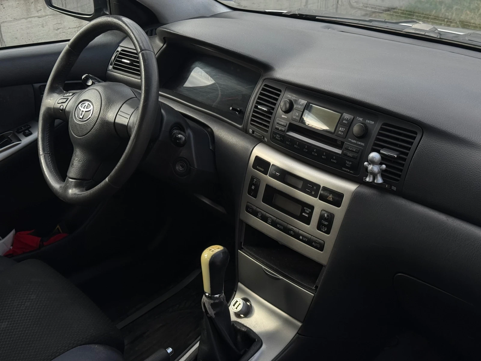 Toyota Corolla 1.6 VVT-i, снимка 7 - Автомобили и джипове - 56075704