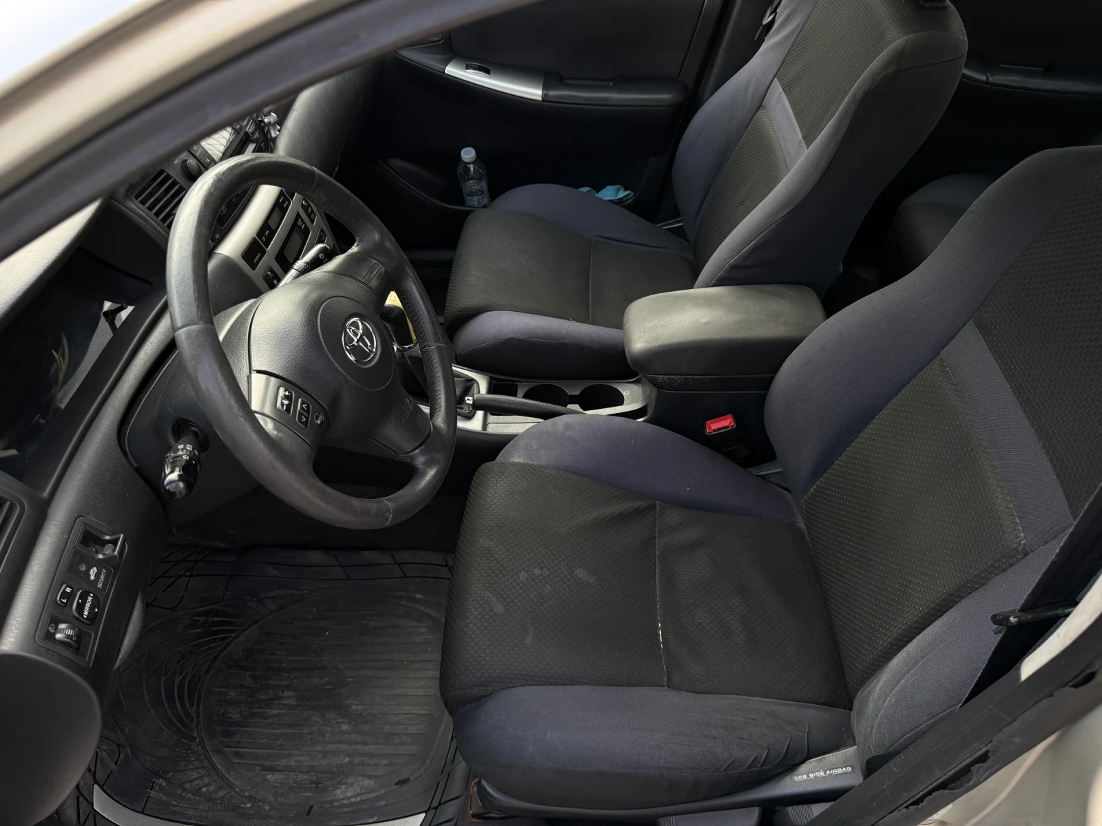 Toyota Corolla 1.6 VVT-i, снимка 8 - Автомобили и джипове - 56075704