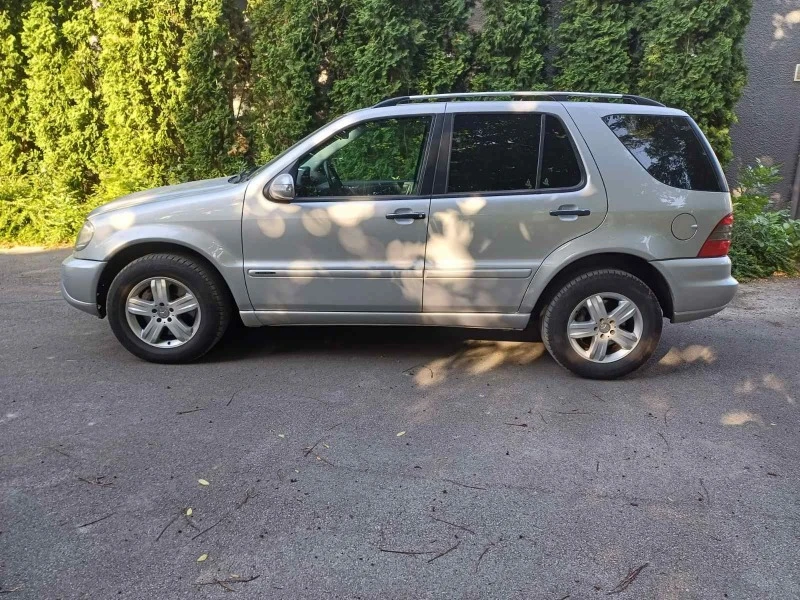 Mercedes-Benz ML 270, снимка 12 - Автомобили и джипове - 46656343