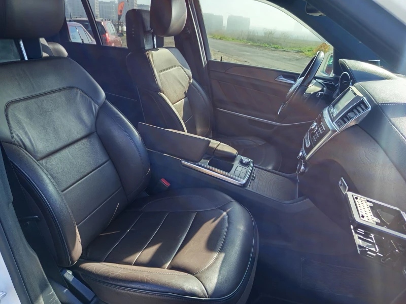 Mercedes-Benz GL 550 4MATIC AMG Pack, снимка 12 - Автомобили и джипове - 52633739