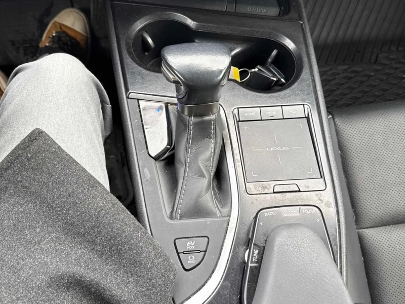 Lexus UX 250h 2021 * CARFAX * БЕЗ ПЪРВОНАЧАЛНА ВНОСКА, снимка 12 - Автомобили и джипове - 52852055