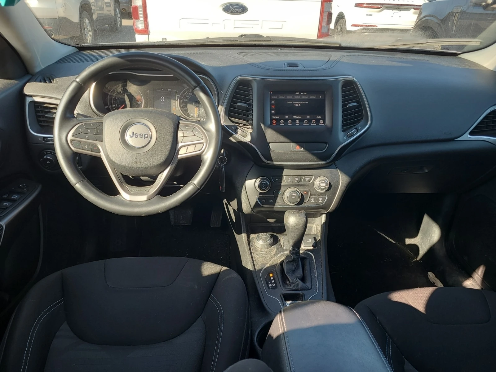 Jeep Cherokee * CARFAX * ВЪЗМОЖНОСТ ЗА ФИНАНСИРАНЕ - изображение 4