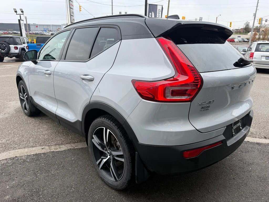 Volvo XC40 T5 R-Design * HeadUp * АвтоКредит * (ЦЕНА ДО БГ) - изображение 6