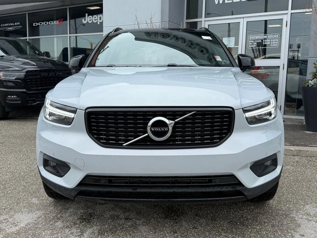 Volvo XC40 T5 R-Design * HeadUp * АвтоКредит * (ЦЕНА ДО БГ) - изображение 7