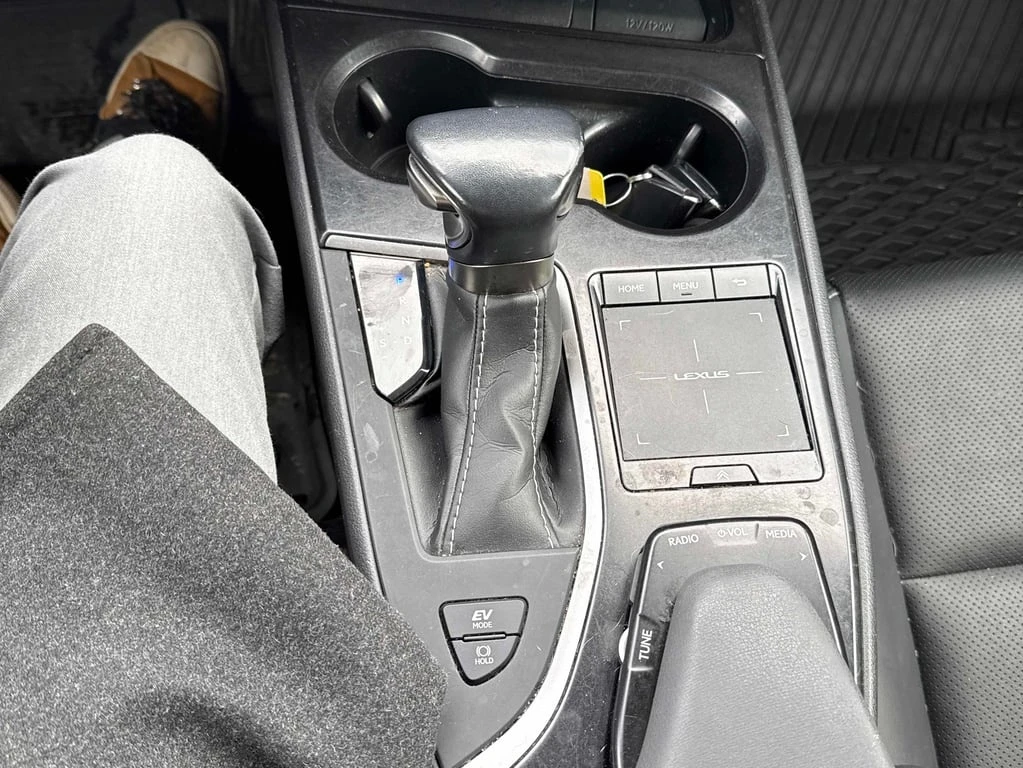 Lexus UX 250h 2021 * CARFAX * ��� ������������ ������ | Mobile.bg � ����������� 12