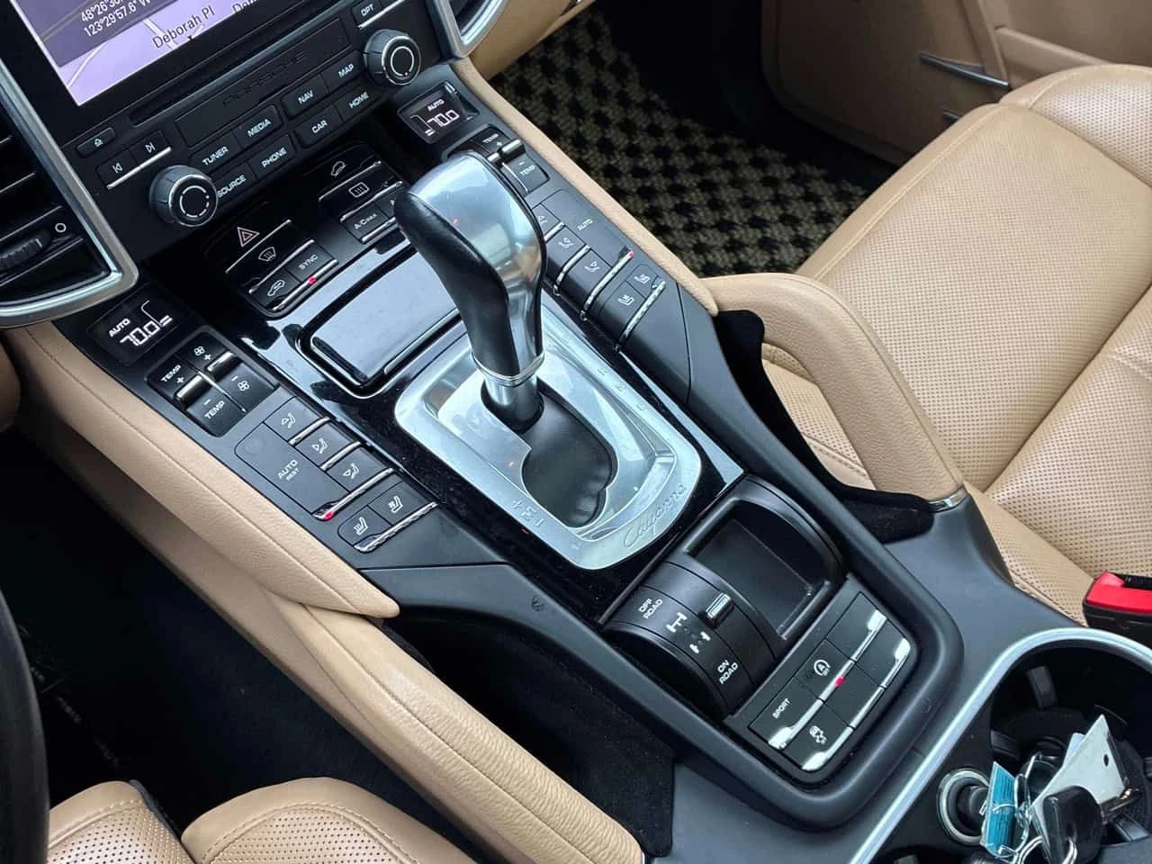 Porsche Cayenne AWD 4dr/CARFAX/ПАНОРАМА/ОБДУХВАНЕ, снимка 12 - Автомобили и джипове - 53891984