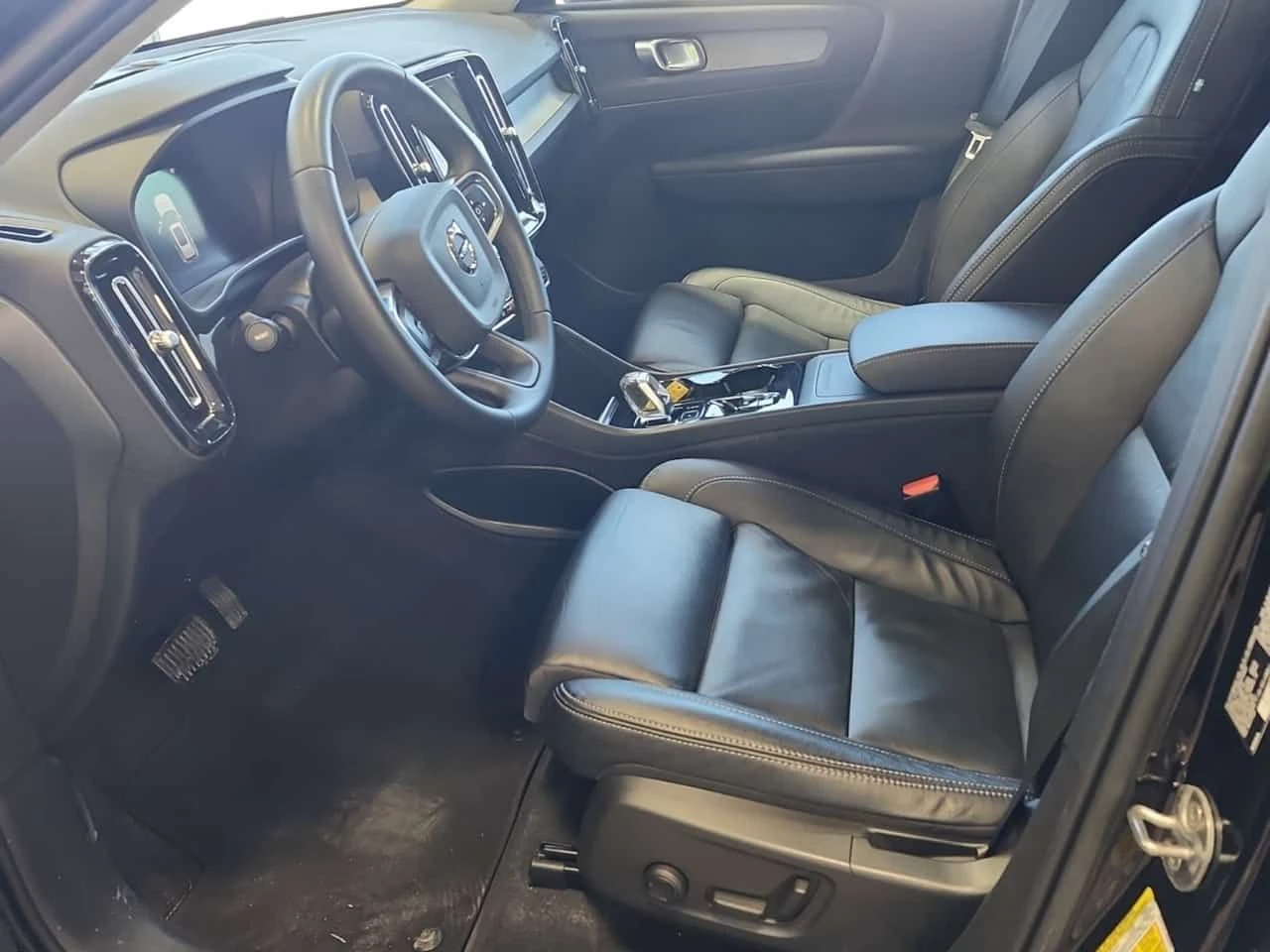 Volvo XC40 PLUS BRIGHT THEME| ПАМЕТ| ПАНОРАМА| 2 КЛЮЧА| , снимка 9 - Автомобили и джипове - 54425327