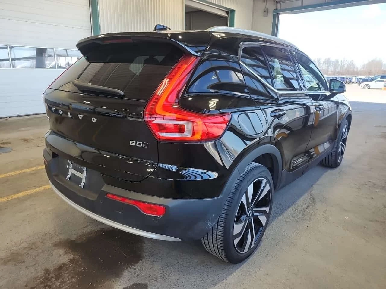 Volvo XC40 PLUS BRIGHT THEME| ПАМЕТ| ПАНОРАМА| 2 КЛЮЧА| , снимка 3 - Автомобили и джипове - 54425327