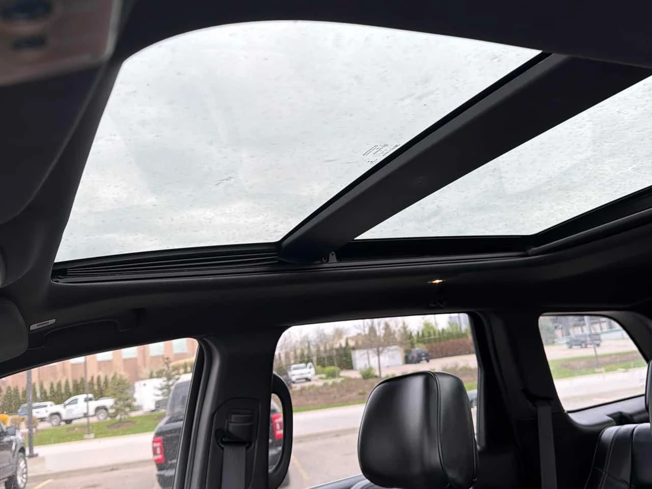 Jeep Grand cherokee * Overland * ZF8 * ПАМЕТ * ПОДГРЕВ * NAVI, снимка 10 - Автомобили и джипове - 54442342