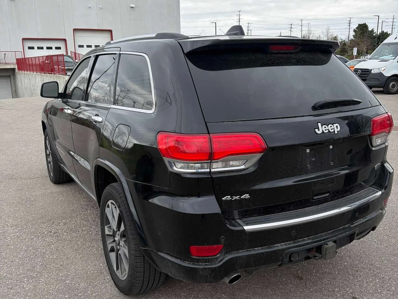 Jeep Grand cherokee * Overland * ZF8 * ПАМЕТ * ПОДГРЕВ * NAVI, снимка 17 - Автомобили и джипове - 54442342