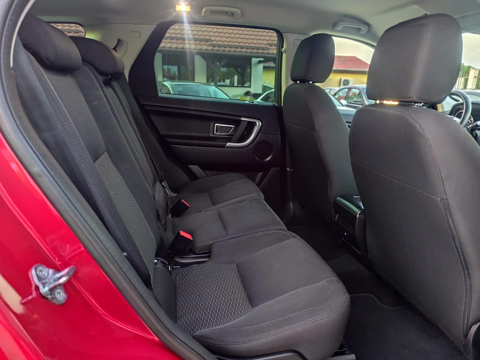Land Rover Discovery Sport 2.0 дизел Италия, снимка 15 - Автомобили и джипове - 55070850