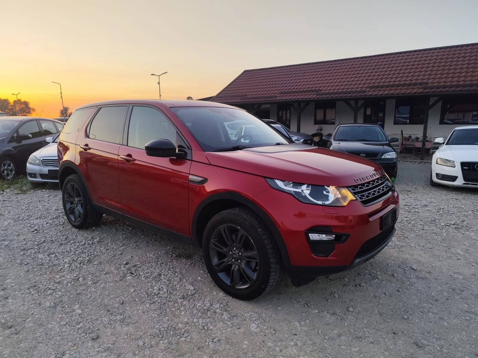 Land Rover Discovery Sport 2.0 дизел Италия, снимка 3 - Автомобили и джипове - 55070850