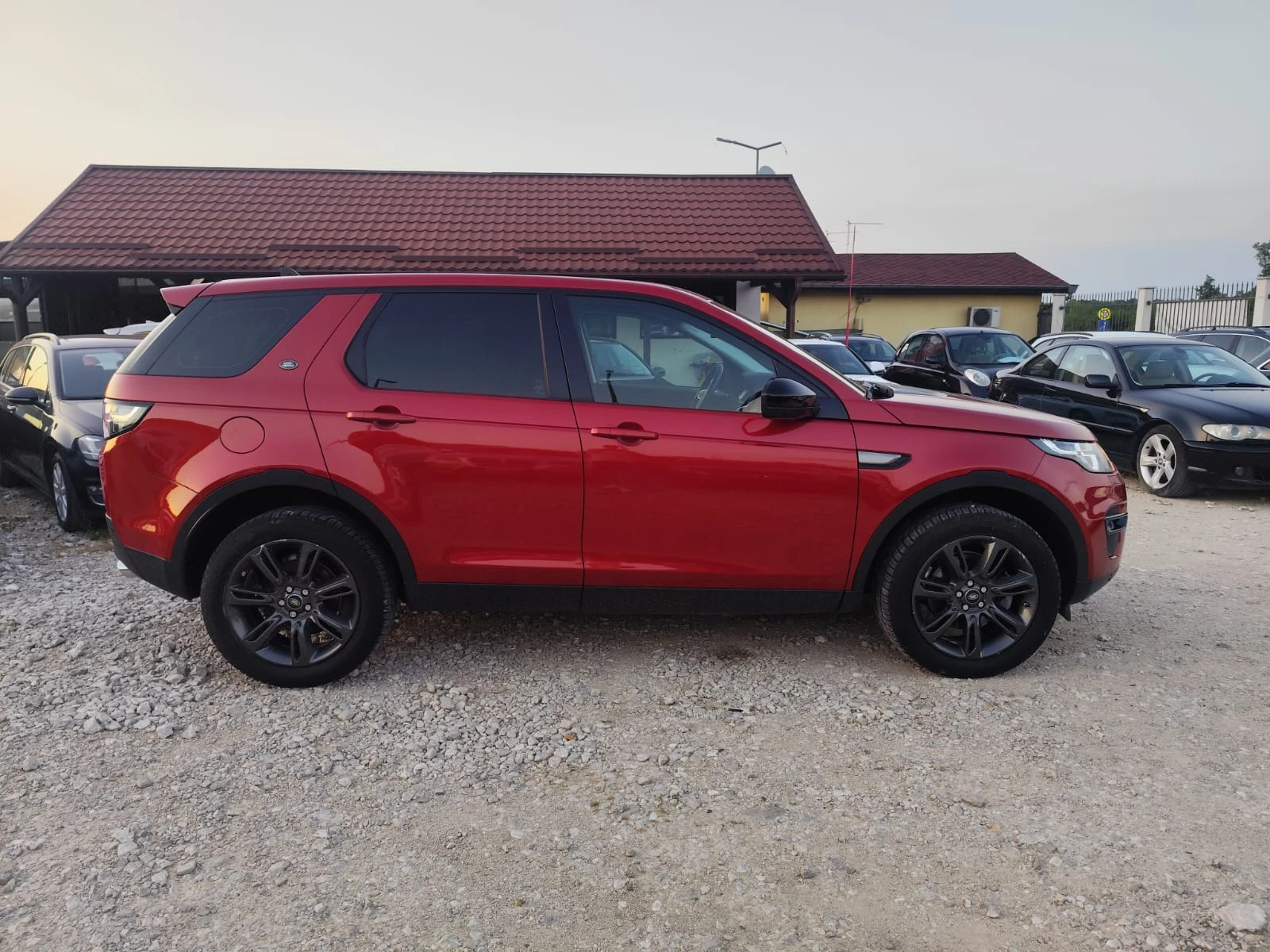 Land Rover Discovery Sport 2.0 дизел Италия, снимка 4 - Автомобили и джипове - 55070850