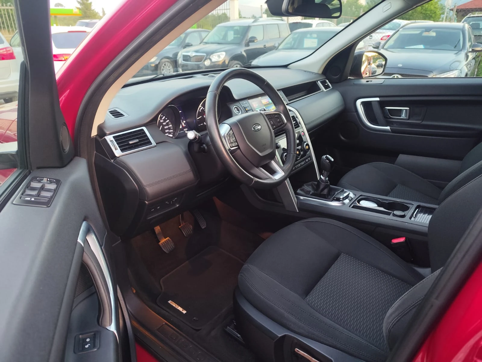 Land Rover Discovery Sport 2.0 дизел Италия, снимка 12 - Автомобили и джипове - 55070850