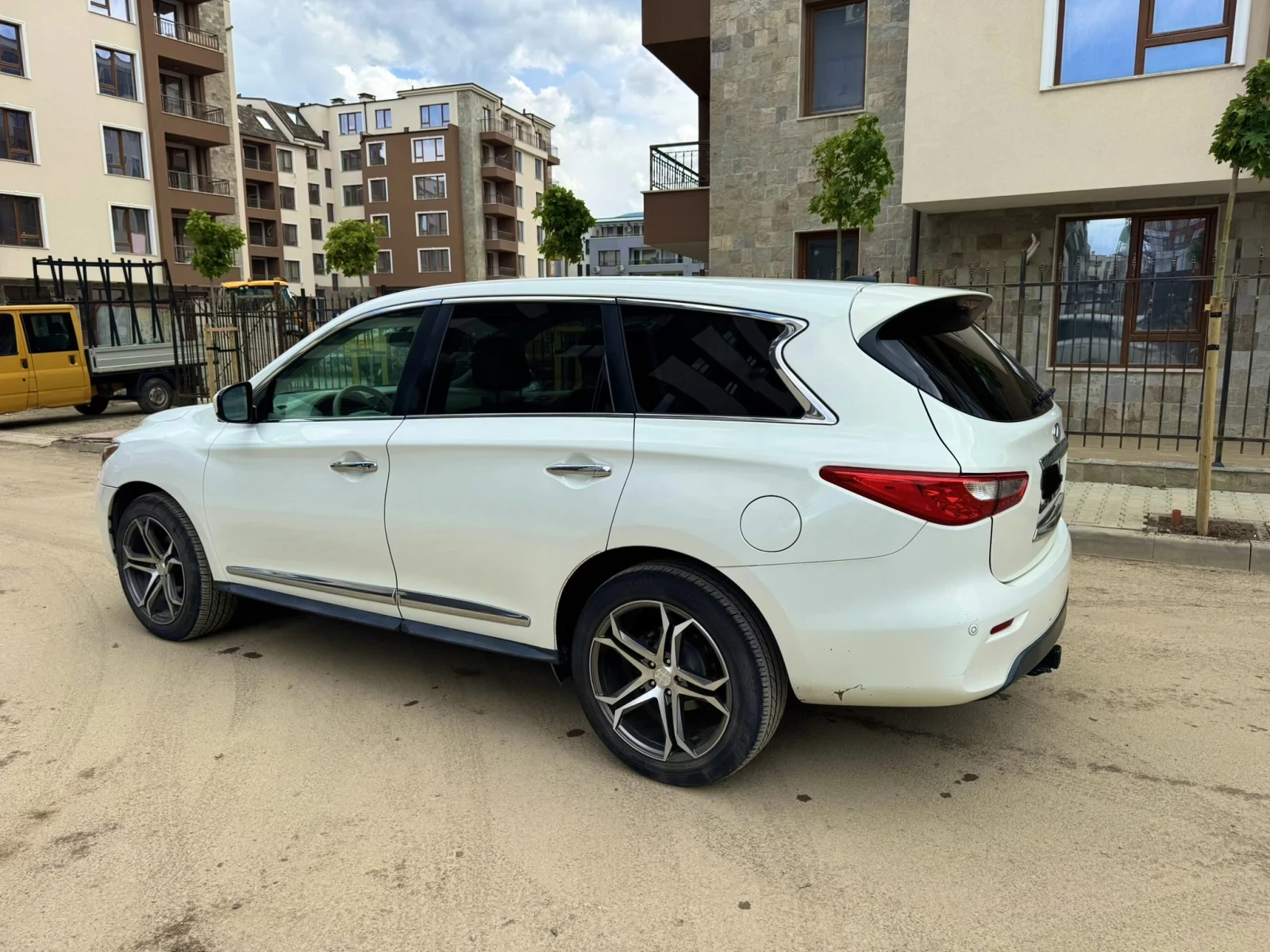 Infiniti QX60, снимка 4 - Автомобили и джипове - 55091316