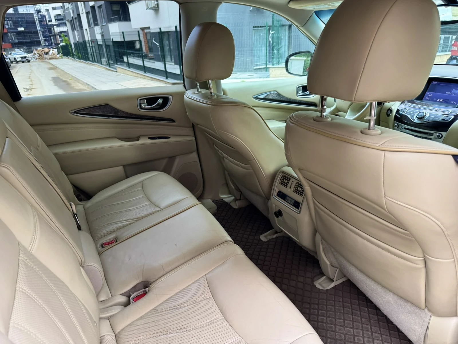 Infiniti QX60, снимка 7 - Автомобили и джипове - 55091316