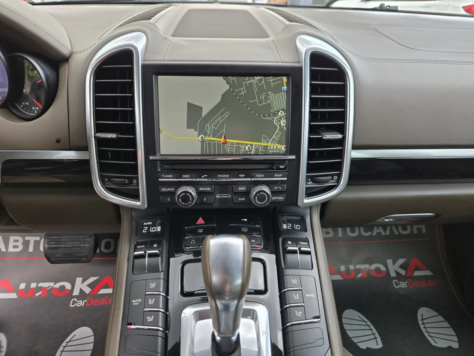 Porsche Cayenne 3.0D-240кс= 4Х4= PCM= 8СК= НАВИ= BI-XENON, снимка 15 - Автомобили и джипове - 55233601