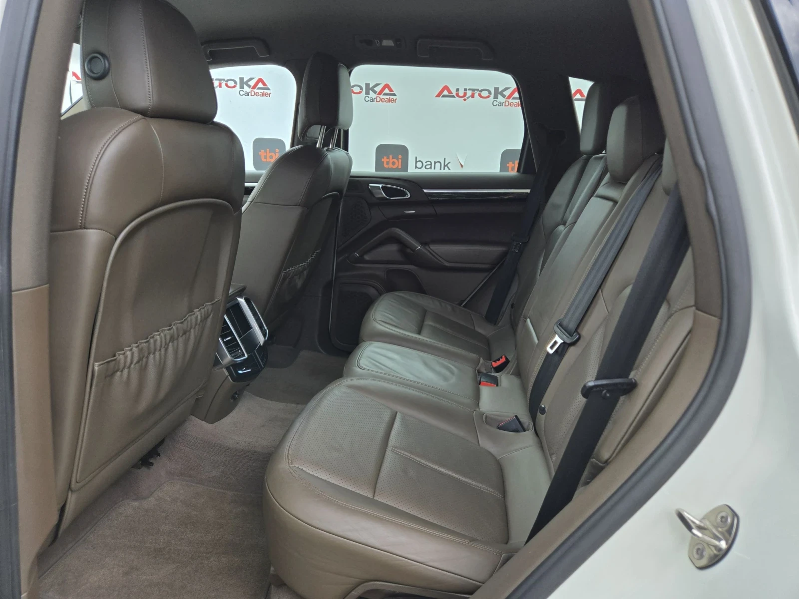 Porsche Cayenne 3.0D-240кс= 4Х4= PCM= 8СК= НАВИ= BI-XENON, снимка 9 - Автомобили и джипове - 55233601