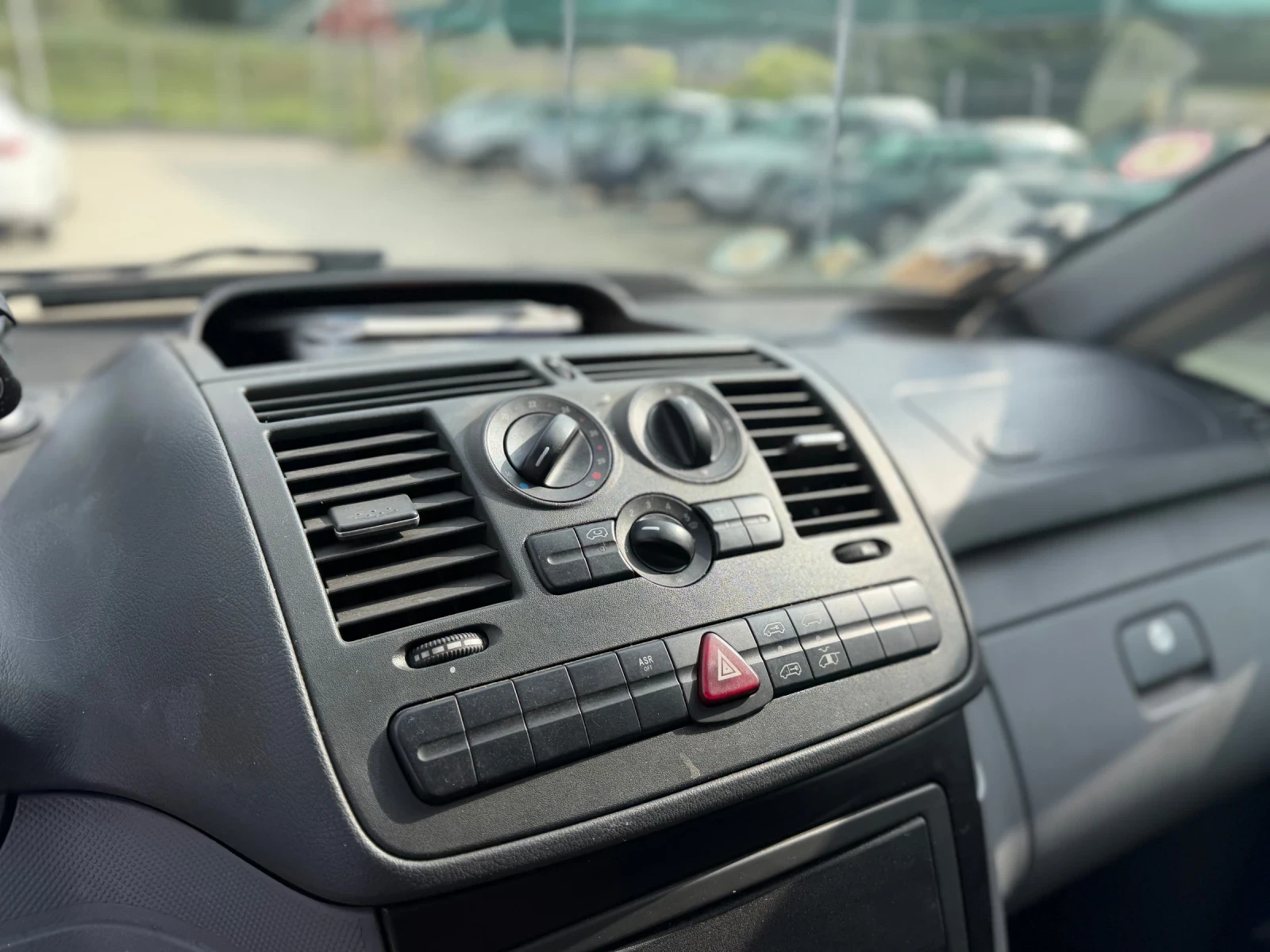 Mercedes-Benz Vito VITO 111 CDI/110hp/160000km, снимка 12 - Бусове и автобуси - 55019962
