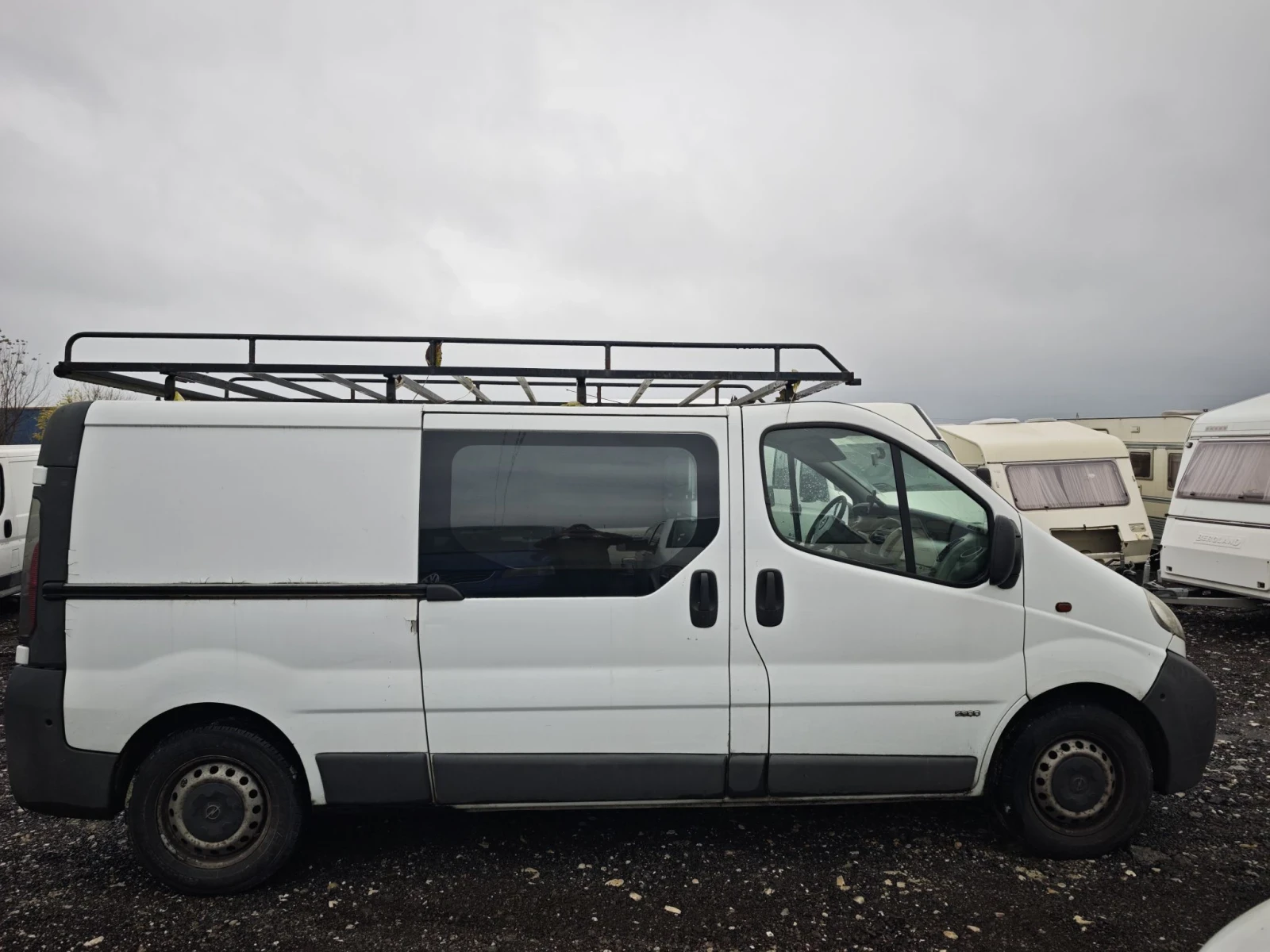Opel Vivaro 1.9DCI, снимка 4 - Бусове и автобуси - 56747228