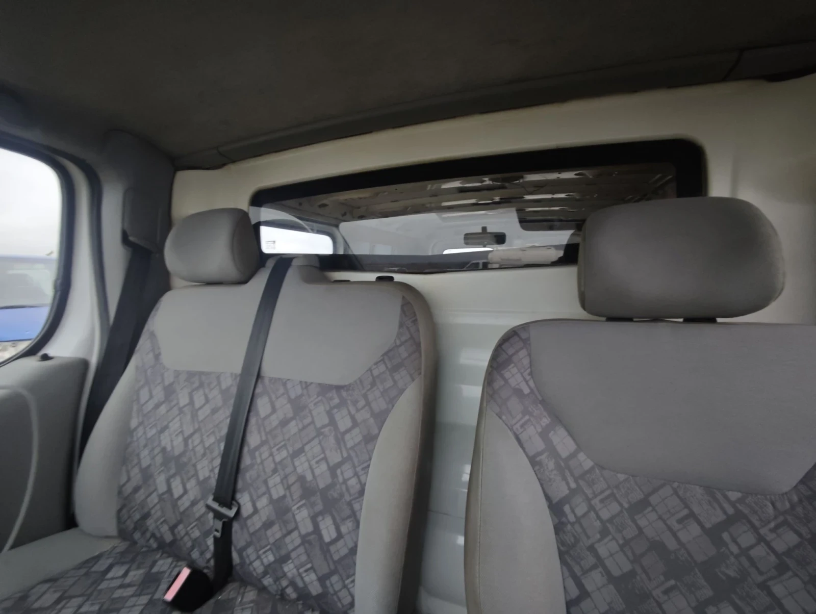 Opel Vivaro 1.9DCI, снимка 10 - Бусове и автобуси - 56747228