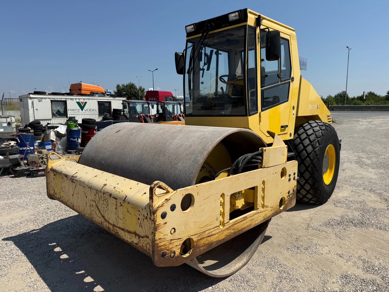 Валяк BOMAG BW 213 D-3, снимка 4 - Индустриална техника - 55332468